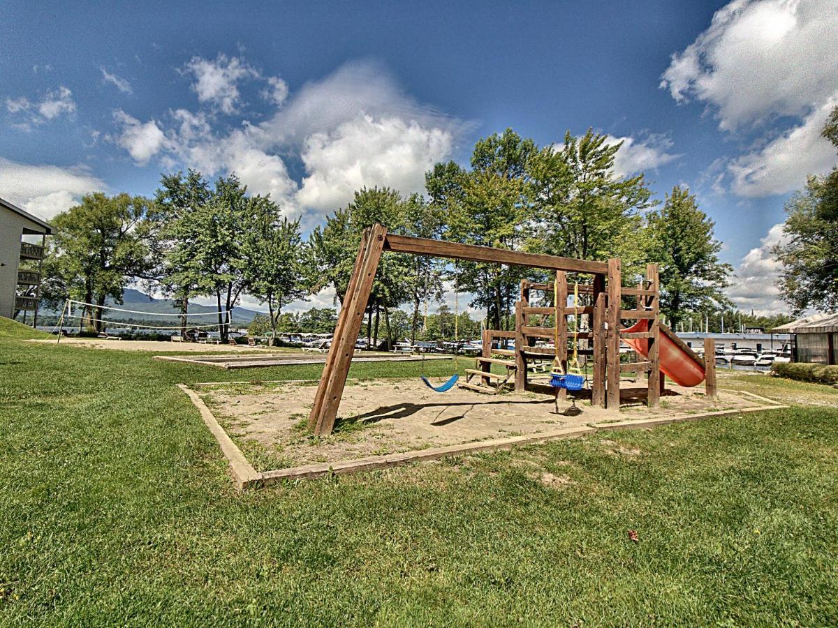 Location Tourisme Estrie - Oberge Du Village Мейгог Экстерьер фото